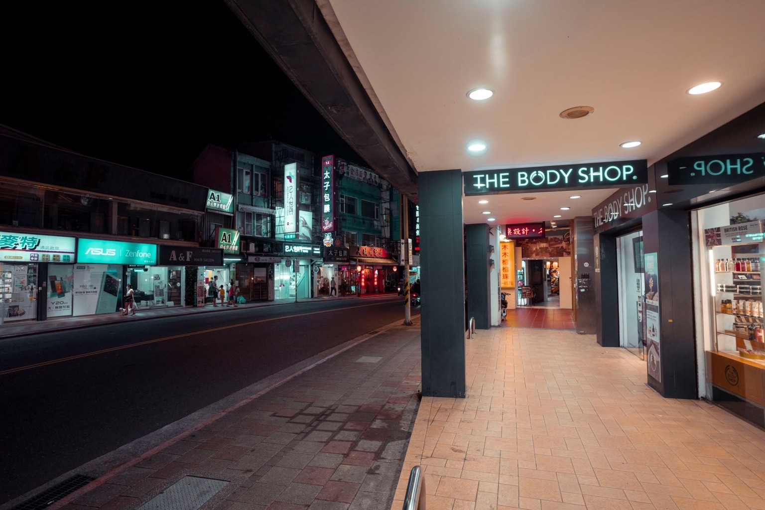 Pop Up Store Ideas to Revitalize Your Boutique’s Seasonal Offerings — Optimize the Pop-Up Location and Accessibility Pop Up Store Ideas to Revitalize Your Boutique’s Seasonal Offerings — Optimize the Pop-Up Location and Accessibility