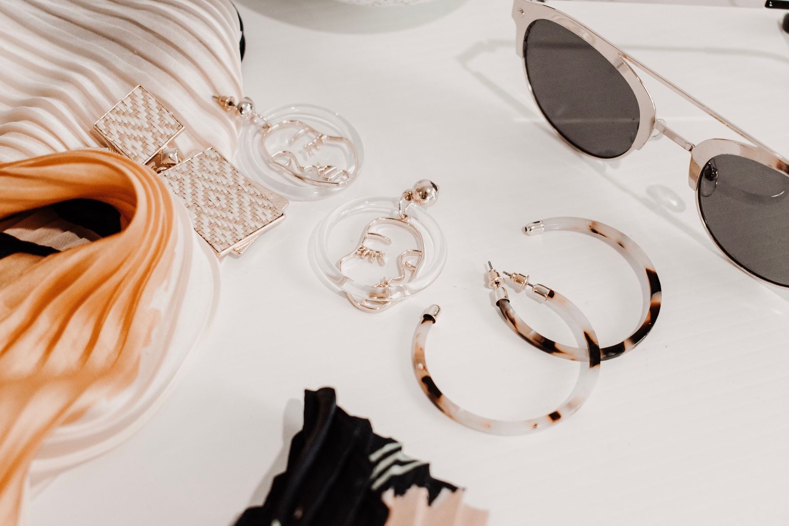 Psychology of clothing — Navigate Social Perceptions with Intentional Styling